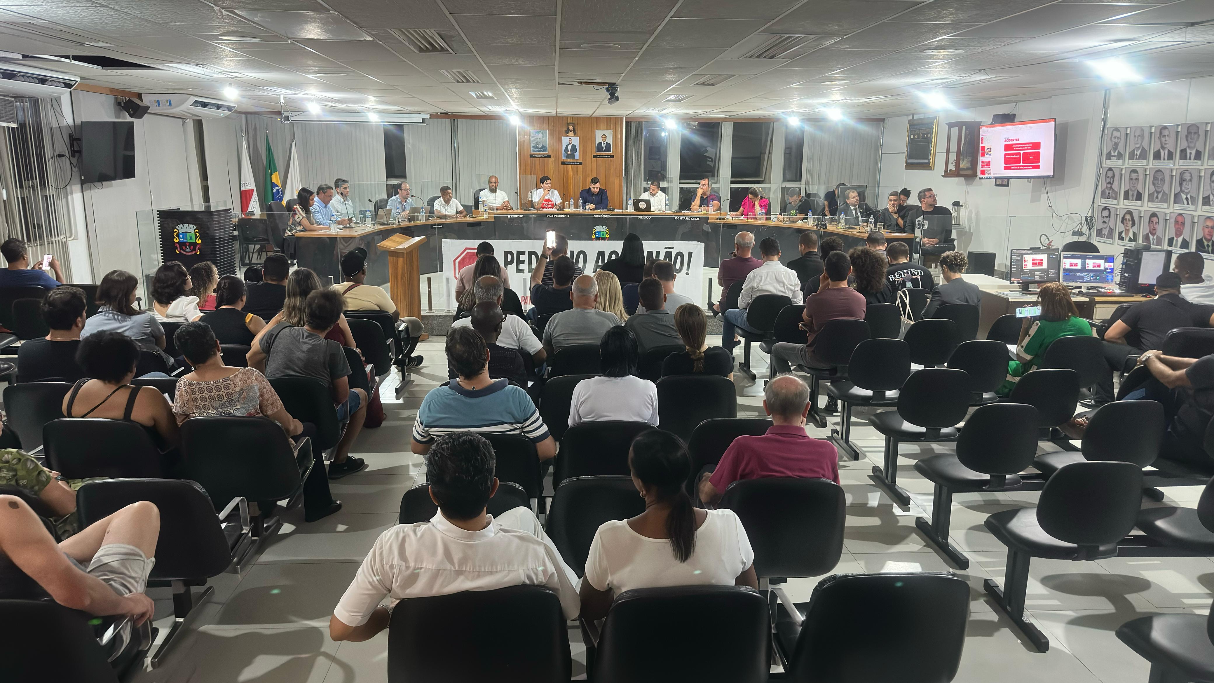 Deputada Bella Gonçalves elogia audiência na Câmara Municipal de Pedro Leopoldo: "Governo já está avaliando e reavaliando"