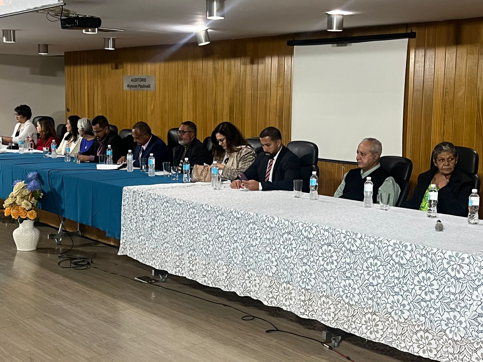 Honraria "Aluno Nota 10" foi entregue em sessão solene ao jovens destaque de PL.